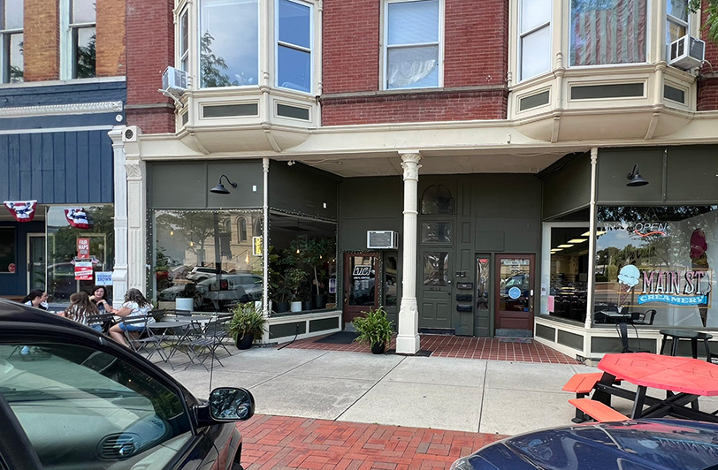 Small business storefront in Washington Court House, Ohio 